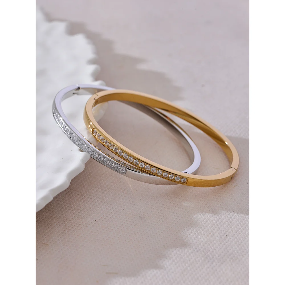 Bracelete Minimalista Detalhe Cravejado Zircônia