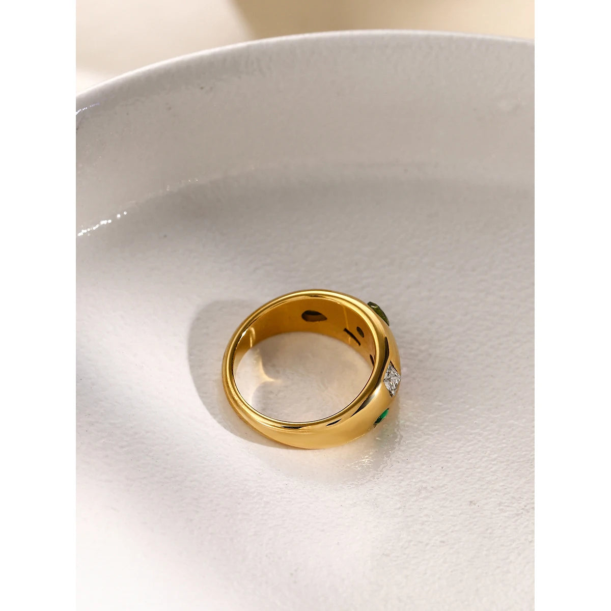 Anel Cravejado Zirconias Minimalista