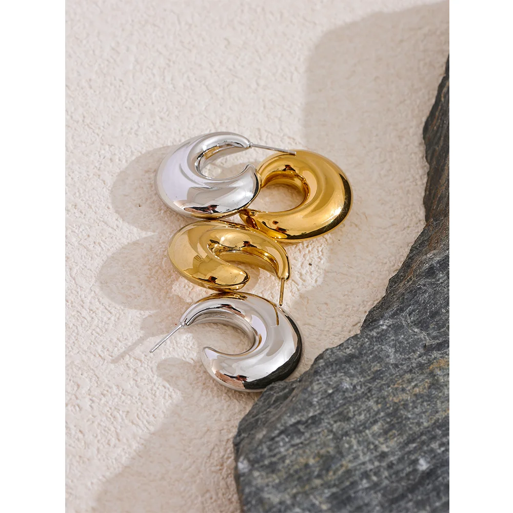 Brinco em Ouro 18k Argola C Orgânica