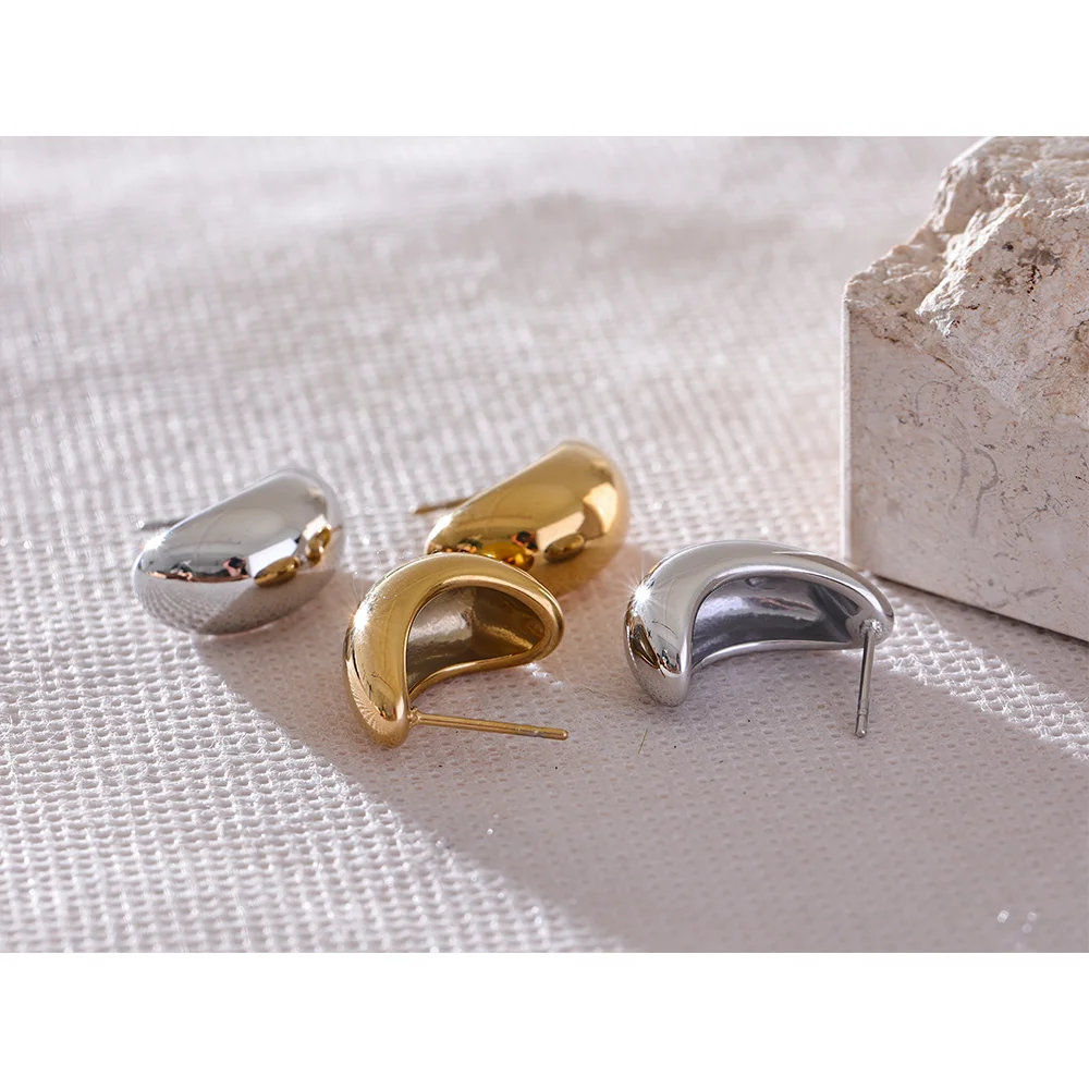 Brinco em Ouro 18k Côncavo Minimalista Elegante