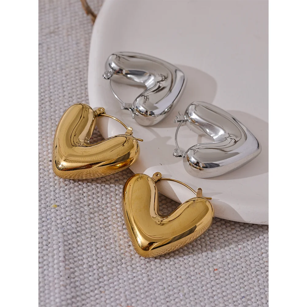 Brinco em Ouro 18k Coração Grande