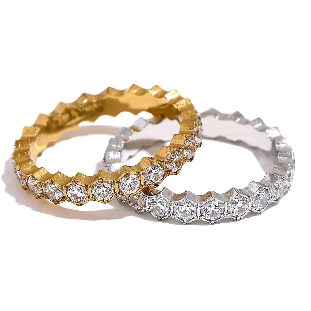 Anel Cravejado Zircônia Elegante