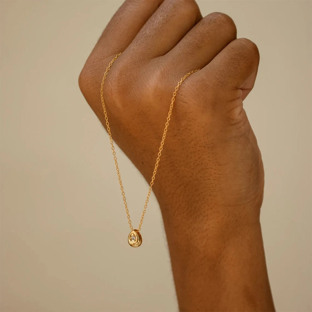 Colar Pendente Minimalista Gota D'água