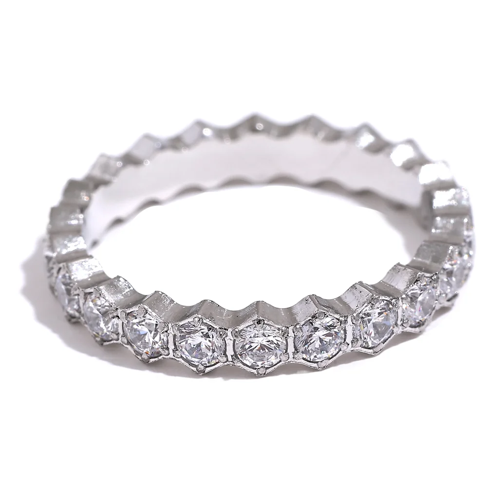 Anel Cravejado Zircônia Elegante