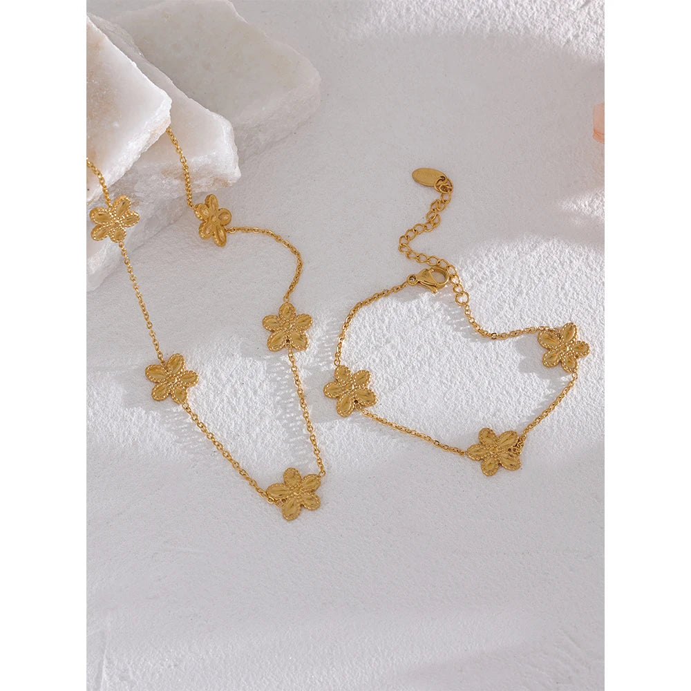 Pulseira 3 Flores Delicadas Ouro 18k