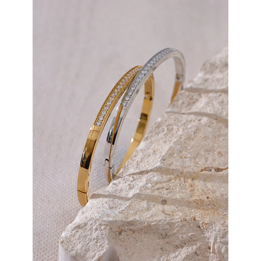 Bracelete Minimalista Detalhe Cravejado Zircônia