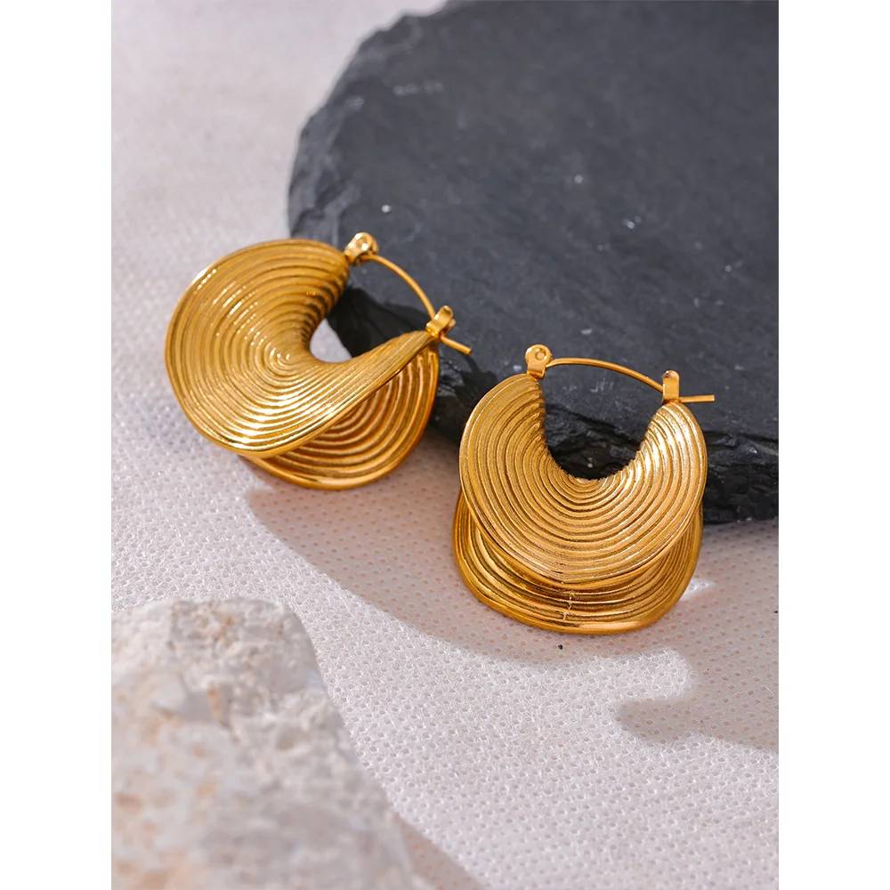Brinco em Ouro 18k Geometria Dobra