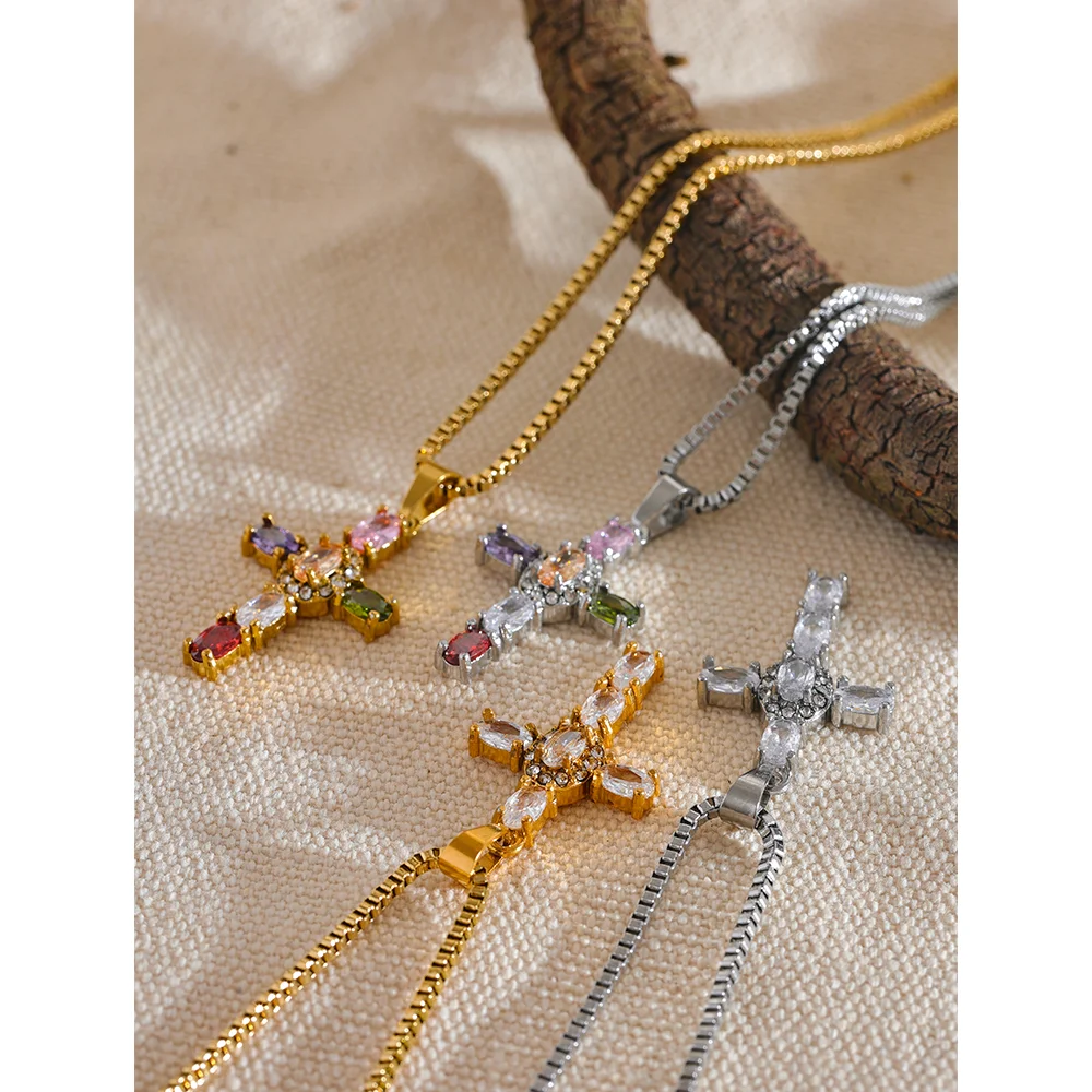 Colar Cruz Delicada Com Zircônia