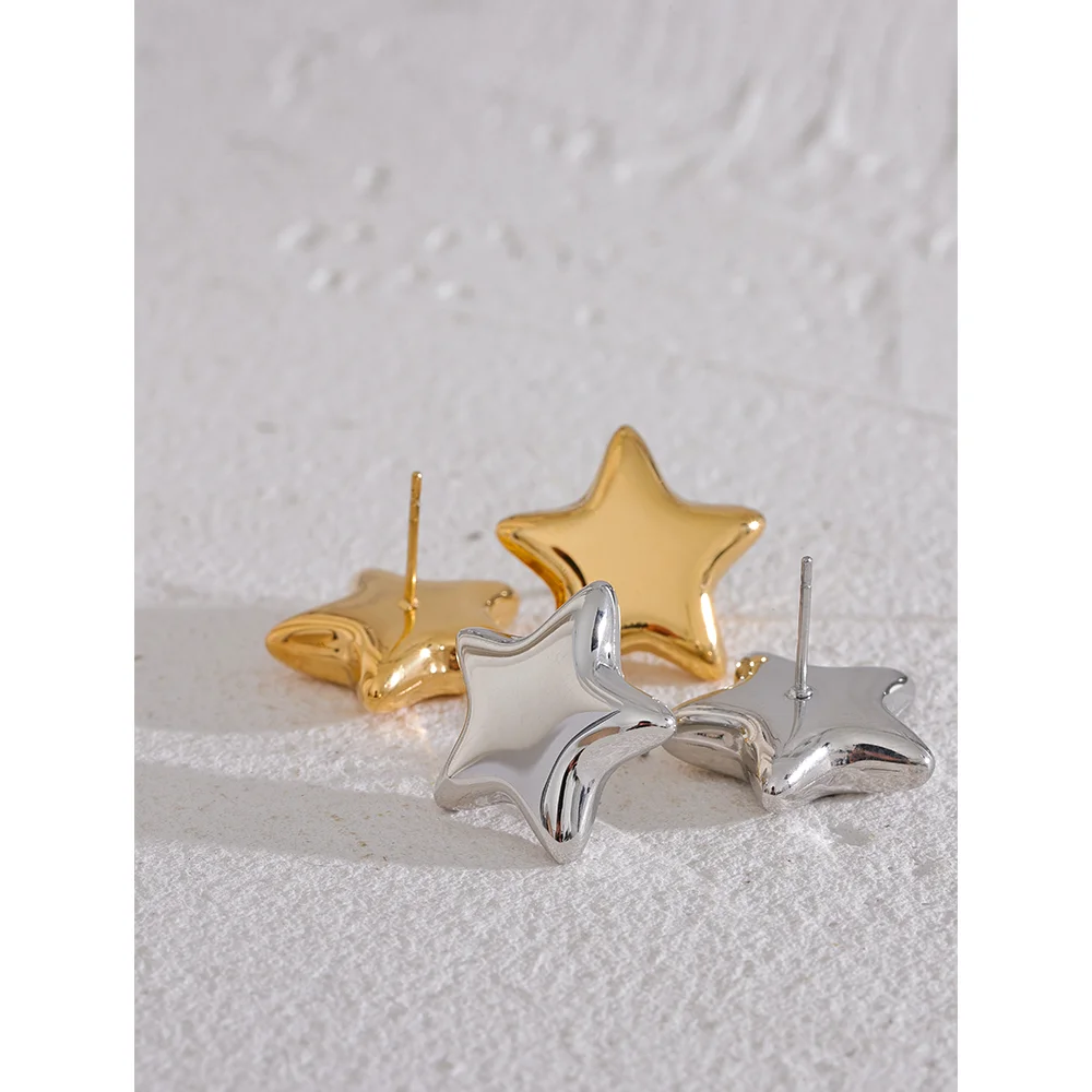 Brinco em Ouro 18k Estrela Minimalista Lisa