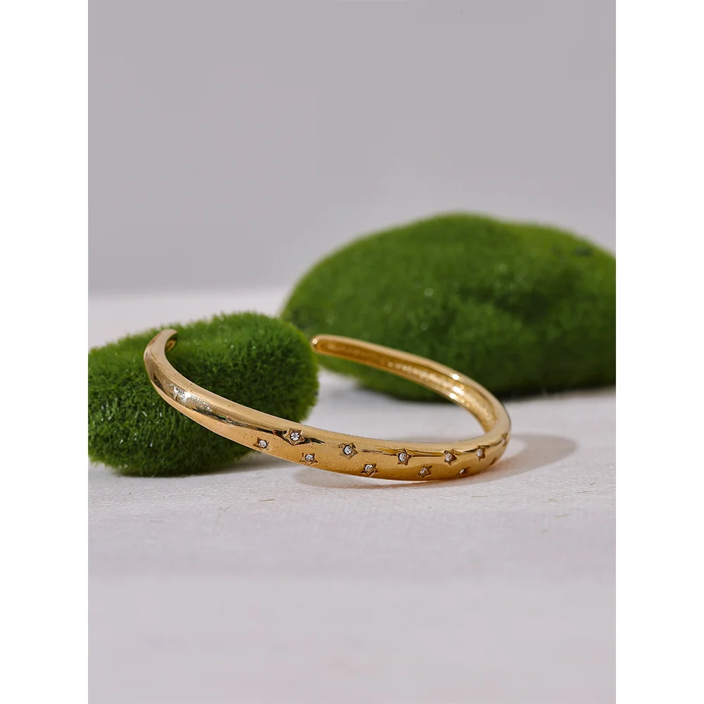 Bracelete Minimalista Estrelas em Zircônia